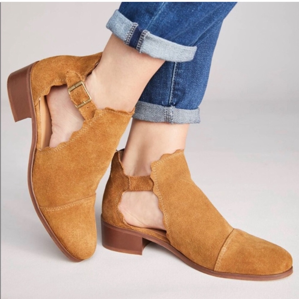 Anthopologie Klub Nico Beau Scalloped Booties (6)